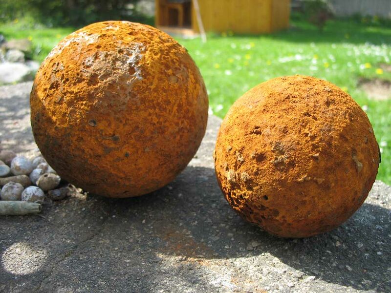 Datei:Kanonenkugel.jpg